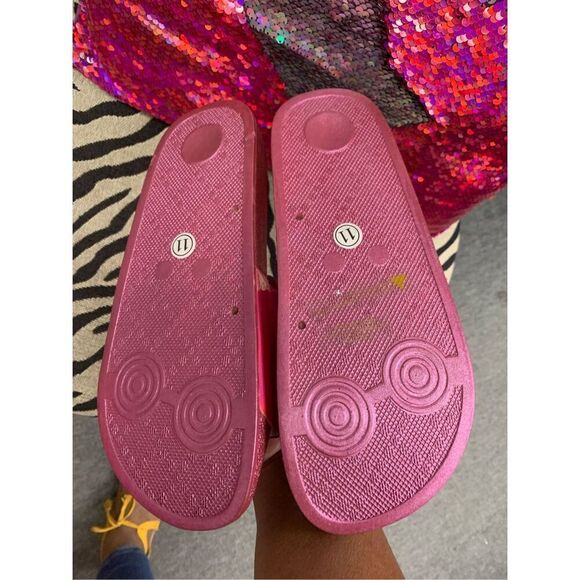 Iridescent Pink Betty Boop Slides - Picture 4 of 5